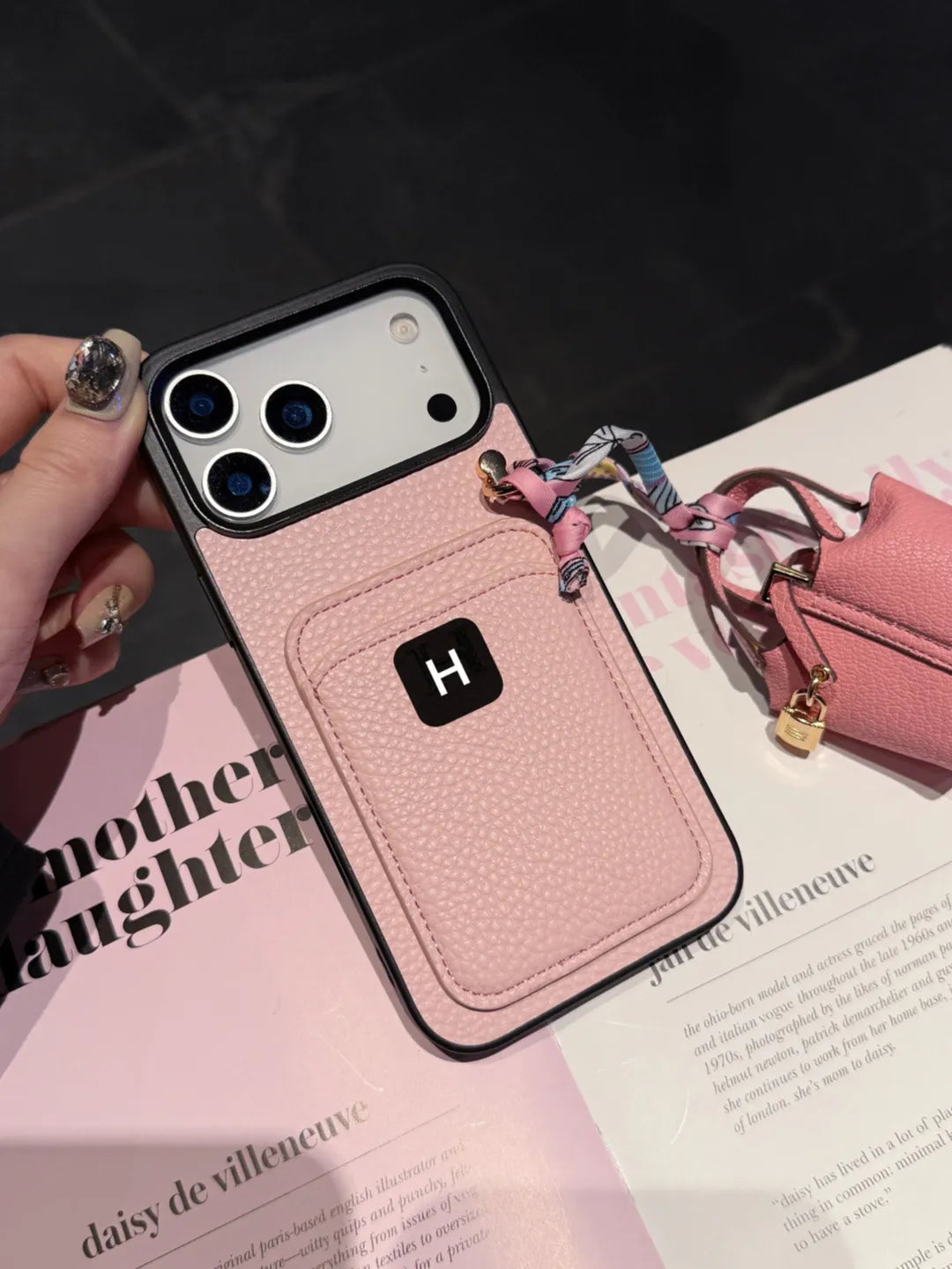 Rivelle Pocket Case
