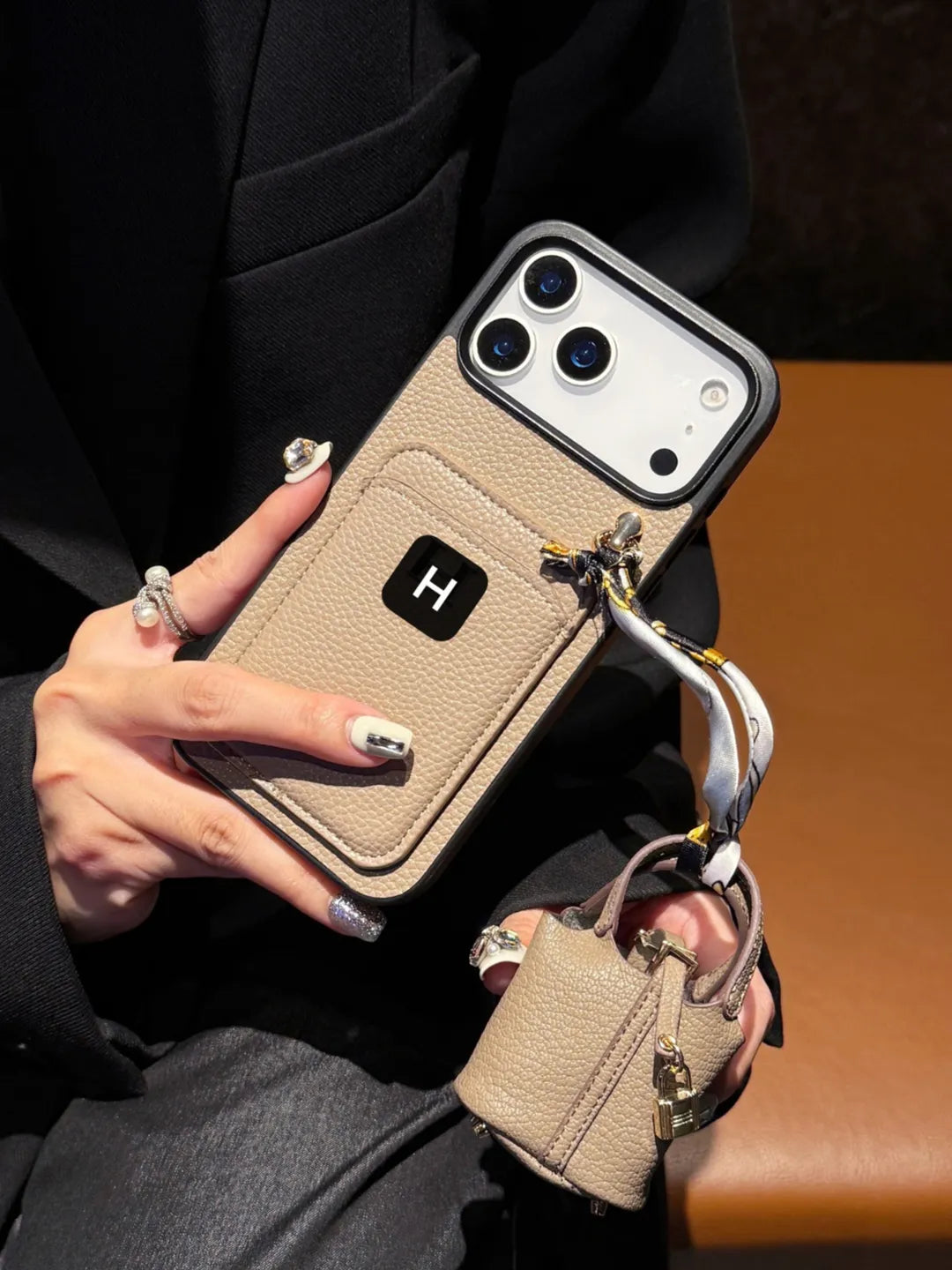 Rivelle Pocket Case